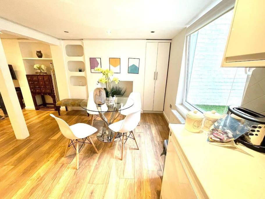 Historical Building / Cozy Basement Apt / Central كامبريدج المظهر الخارجي الصورة