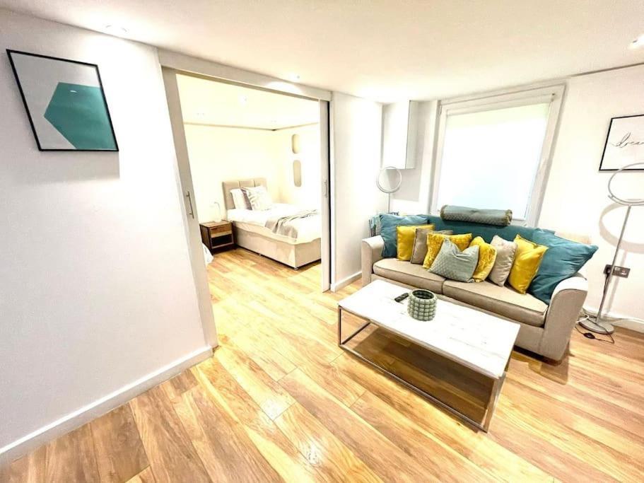 Historical Building / Cozy Basement Apt / Central كامبريدج المظهر الخارجي الصورة